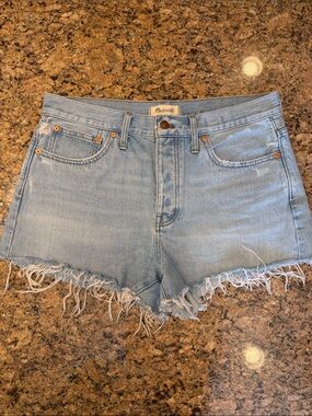 Women’s Madewell Light Wash Mid Rise Relaxed Distressed Denim Shorts - Size 29